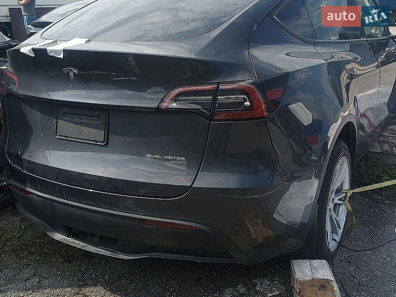 Tesla Model Y 2022