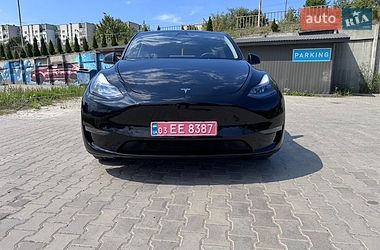 Tesla Model Y  2024