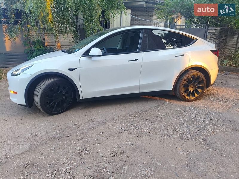 Внедорожник / Кроссовер Tesla Model Y 2024 в Могилев-Подольске фото Внедорожник / Кроссовер Tesla Model Y 2024 в Могилев-Подольске