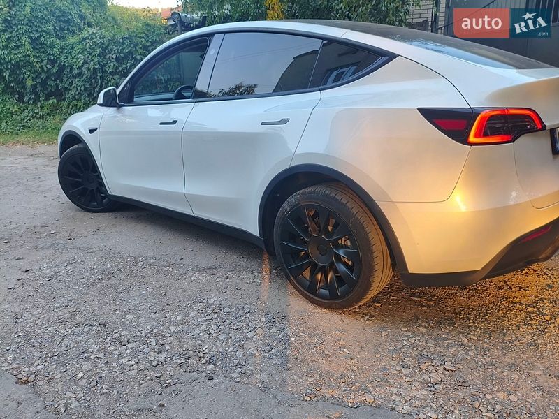 Внедорожник / Кроссовер Tesla Model Y 2024 в Могилев-Подольске фото 2 Внедорожник / Кроссовер Tesla Model Y 2024 в Могилев-Подольске