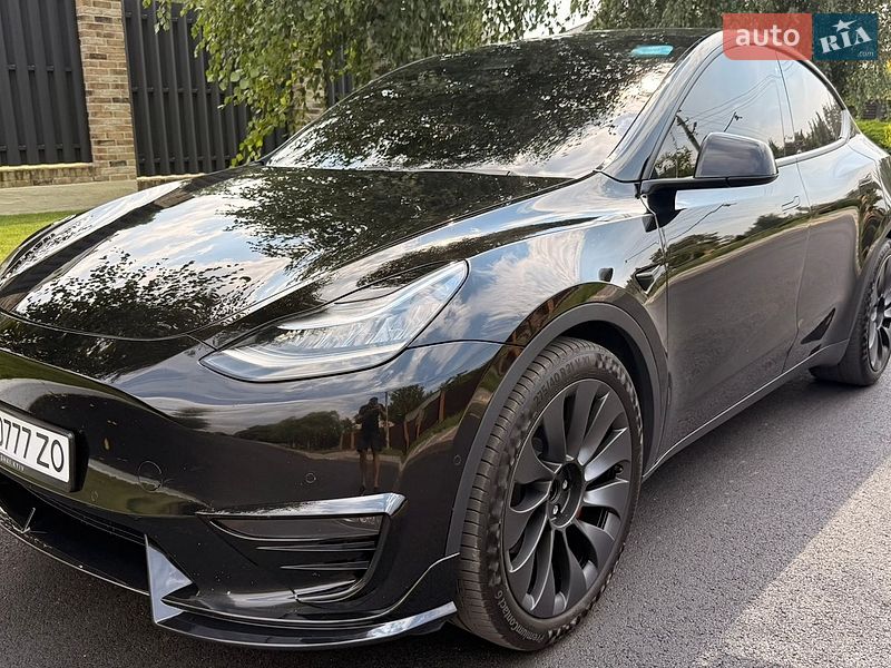 Внедорожник / Кроссовер Tesla Model Y 2020 в Киеве