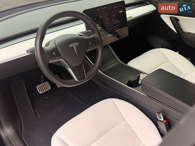Внедорожник / Кроссовер Tesla Model Y 2020 в Киеве