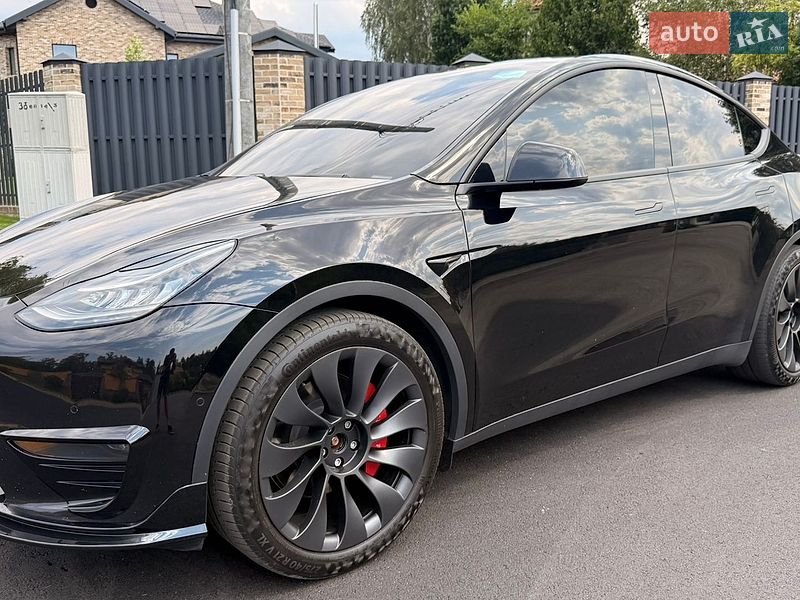 Внедорожник / Кроссовер Tesla Model Y 2020 в Киеве