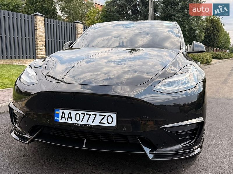 Внедорожник / Кроссовер Tesla Model Y 2020 в Киеве