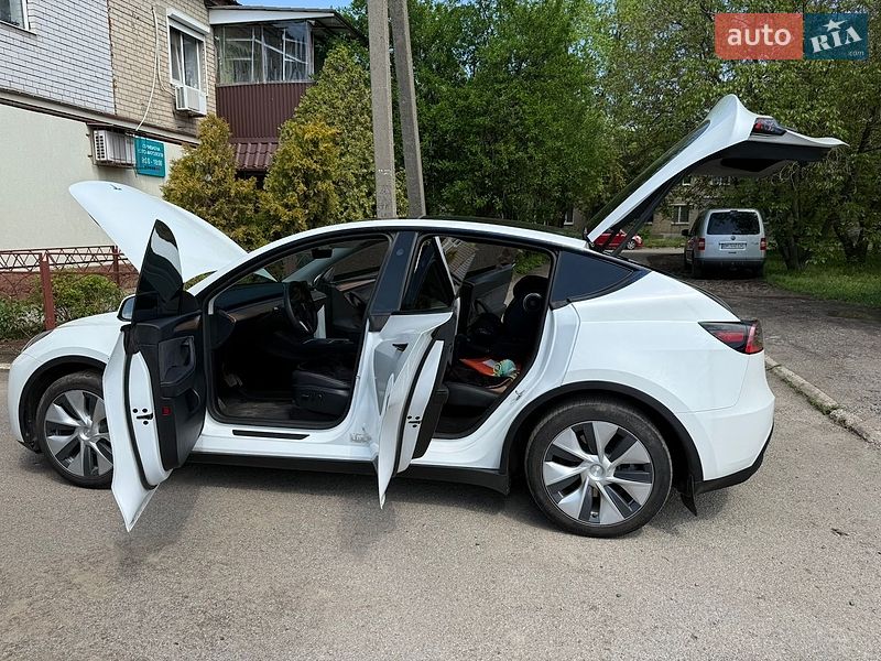 Внедорожник / Кроссовер Tesla Model Y 2024 в Днепре