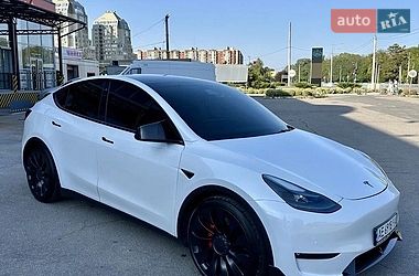 Tesla Model Y  2022