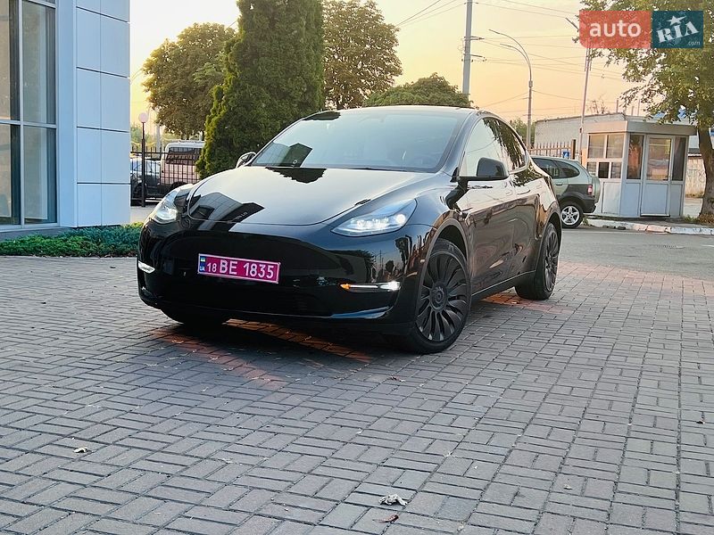 Внедорожник / Кроссовер Tesla Model Y 2024 в Киеве