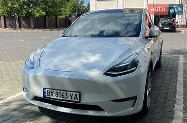 Tesla Model Y  2021