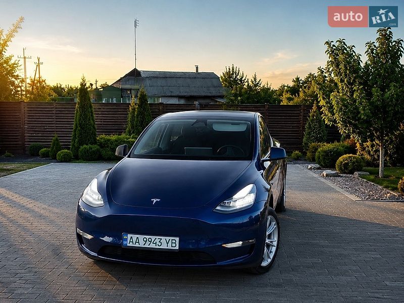 Tesla Model Y 2023