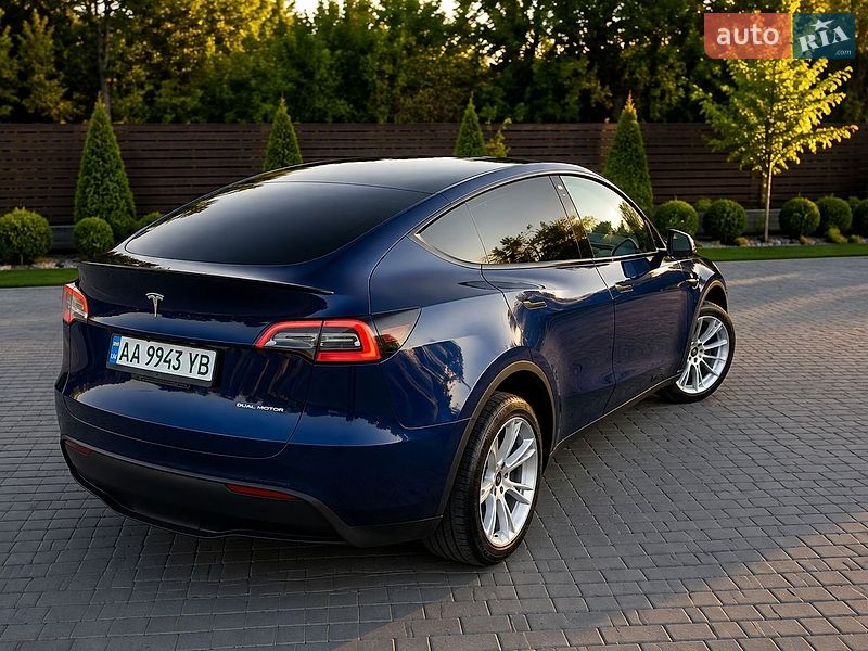 Внедорожник / Кроссовер Tesla Model Y 2023 в Киеве