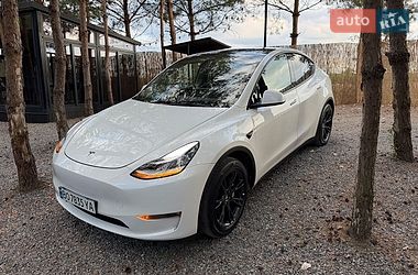 Tesla Model Y  2022