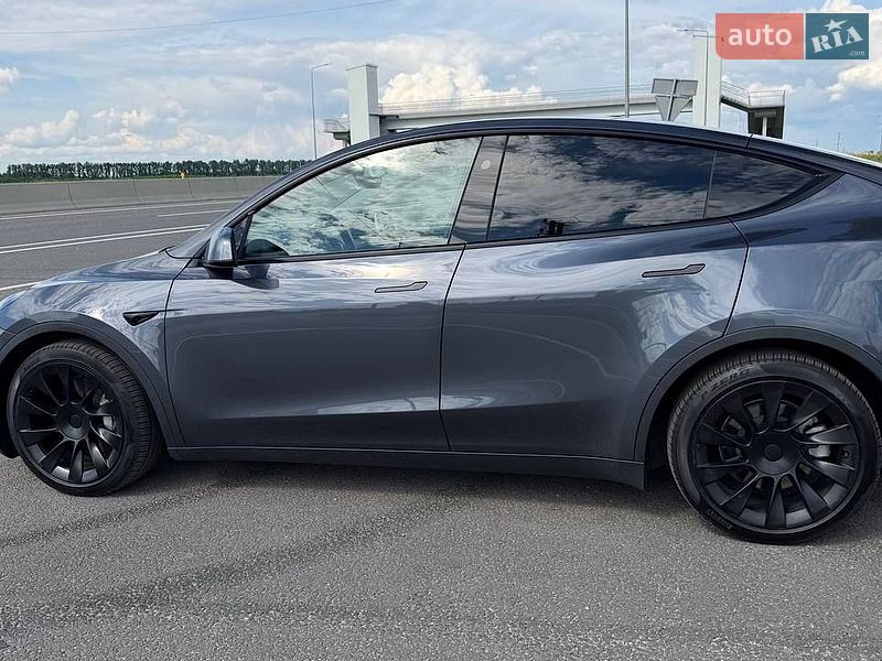 Позашляховик / Кросовер Tesla Model Y 2023 в Києві фото 3 Позашляховик / Кросовер Tesla Model Y 2023 в Києві