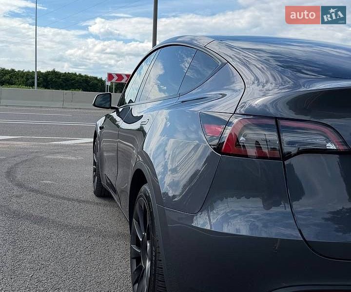 Позашляховик / Кросовер Tesla Model Y 2023 в Києві фото 4 Позашляховик / Кросовер Tesla Model Y 2023 в Києві