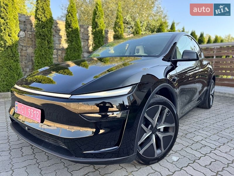 Tesla Model Y 2026