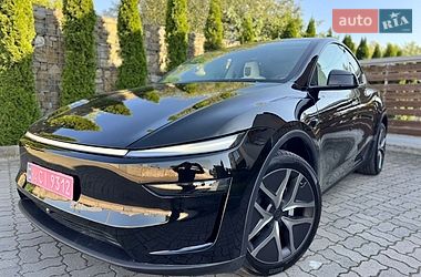 Tesla Model Y  2026