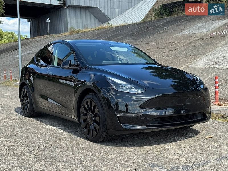 Внедорожник / Кроссовер Tesla Model Y 2023 в Киеве