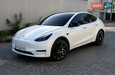 Tesla Model Y  2020