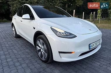 Tesla Model Y 2023
