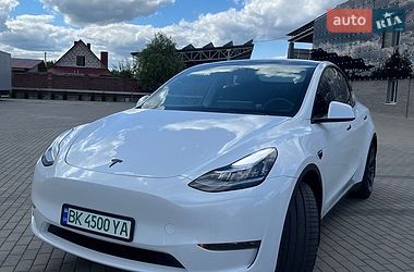 Tesla Model Y  2022