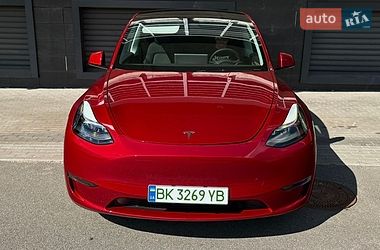 Tesla Model Y  2024
