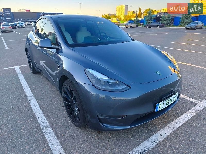 Tesla Model Y 2023