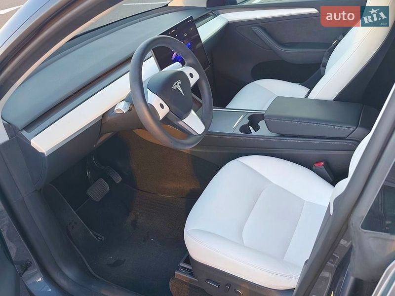 Позашляховик / Кросовер Tesla Model Y 2023 в Києві фото 9 Позашляховик / Кросовер Tesla Model Y 2023 в Києві