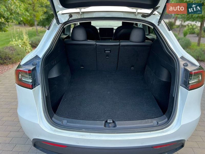 Позашляховик / Кросовер Tesla Model Y 2020 в Рівному фото 8 Позашляховик / Кросовер Tesla Model Y 2020 в Рівному