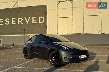 Tesla Model Y  2023