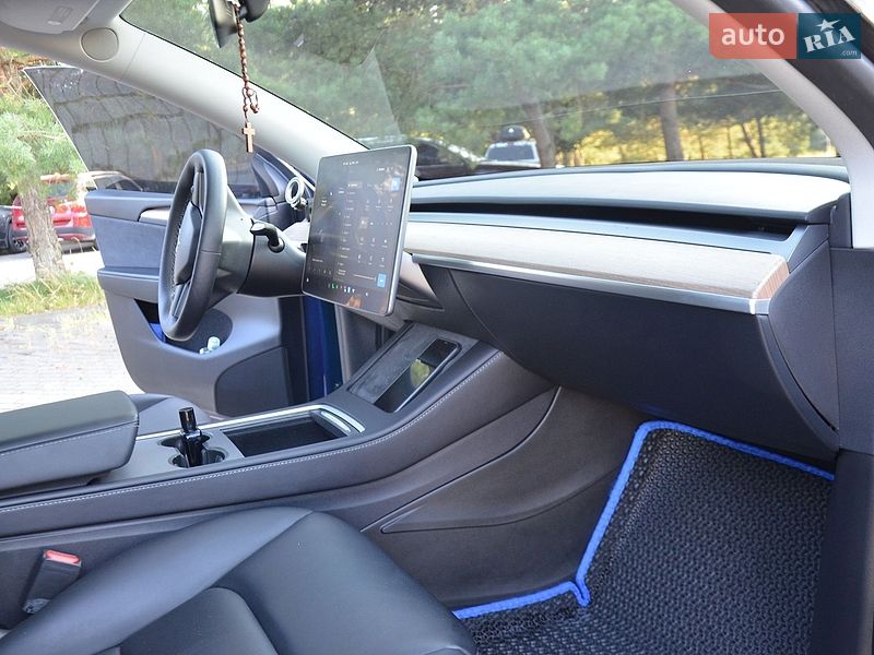 Позашляховик / Кросовер Tesla Model Y 2024 в Дрогобичі