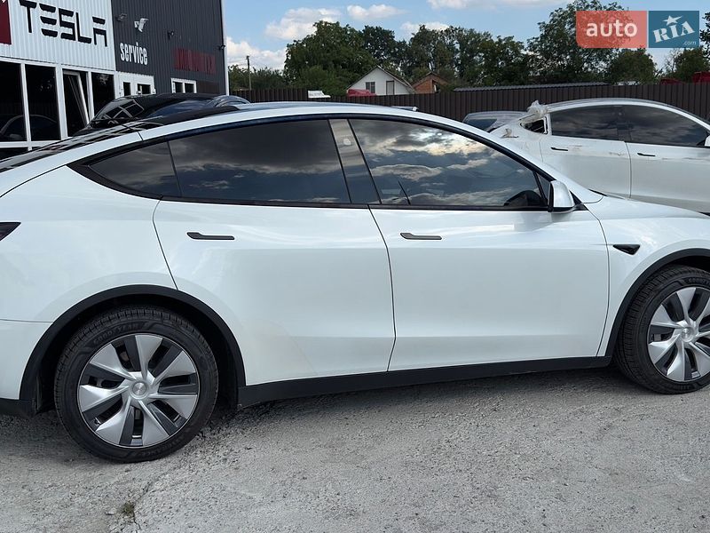 Внедорожник / Кроссовер Tesla Model Y 2023 в Виннице