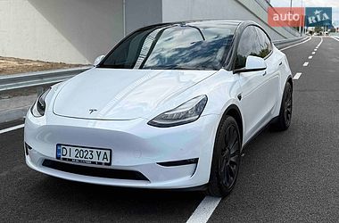 Tesla Model Y  2020