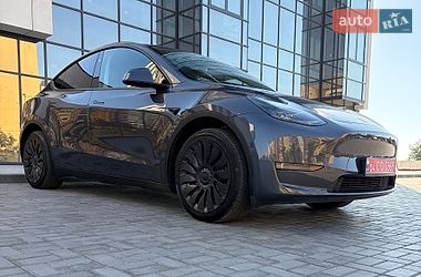 Tesla Model Y  2023