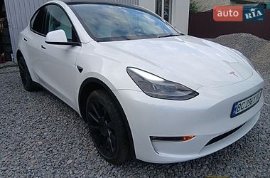 Tesla Model Y  2023
