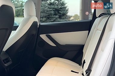 Внедорожник / Кроссовер Tesla Model Y 2020 в Киеве