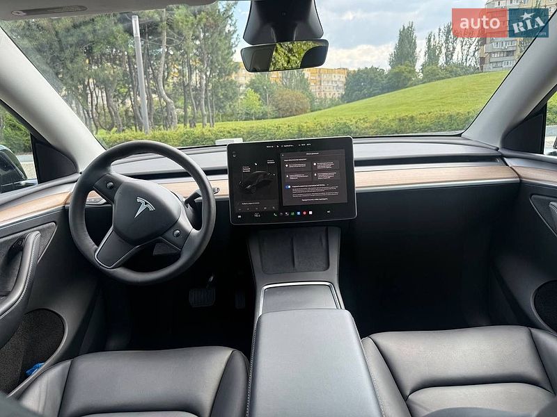 Внедорожник / Кроссовер Tesla Model Y 2024 в Днепре