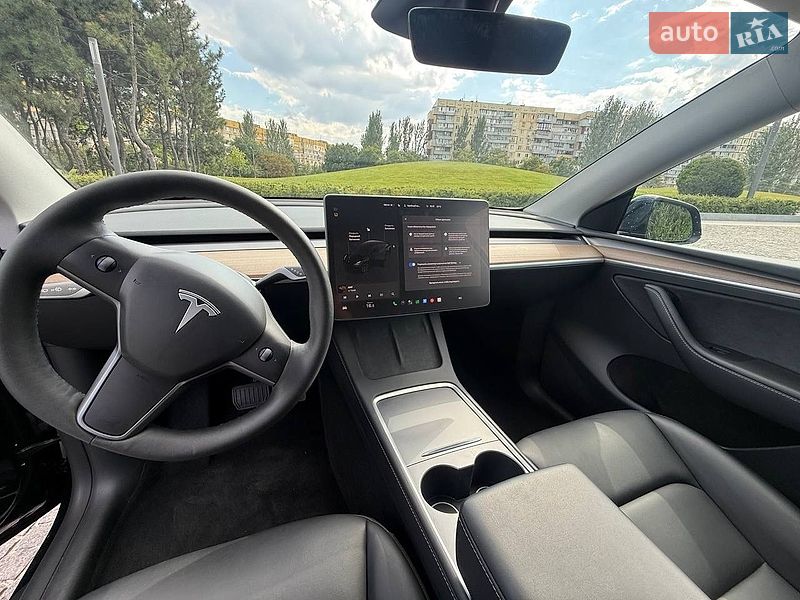 Внедорожник / Кроссовер Tesla Model Y 2024 в Днепре