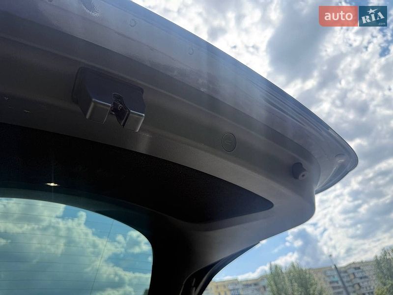 Внедорожник / Кроссовер Tesla Model Y 2024 в Днепре