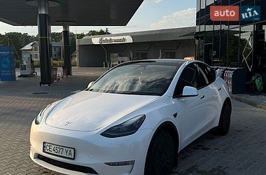 Tesla Model Y 2024