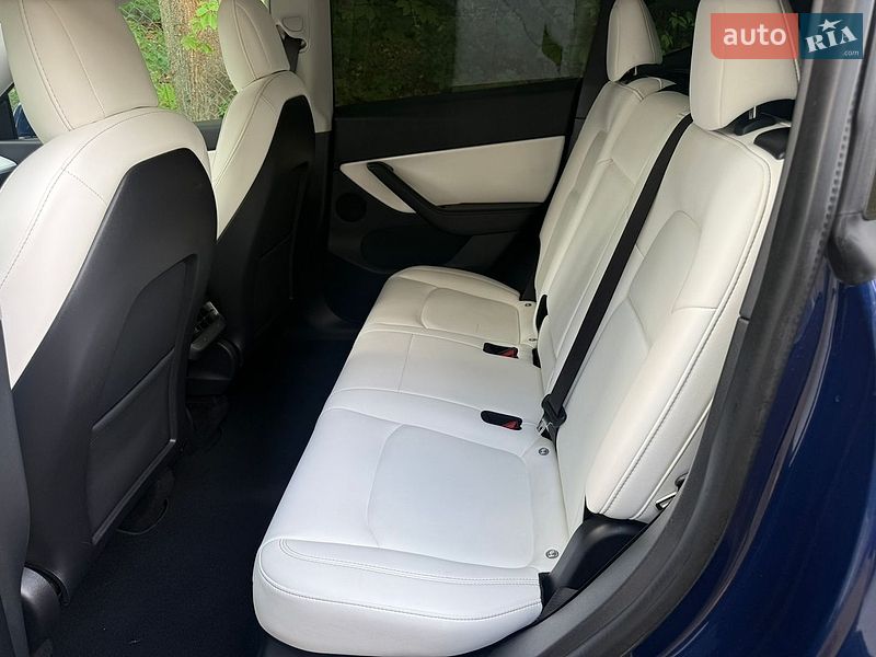 Внедорожник / Кроссовер Tesla Model Y 2021 в Львове
