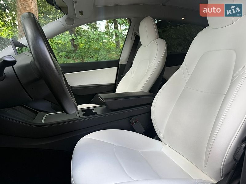Внедорожник / Кроссовер Tesla Model Y 2021 в Львове
