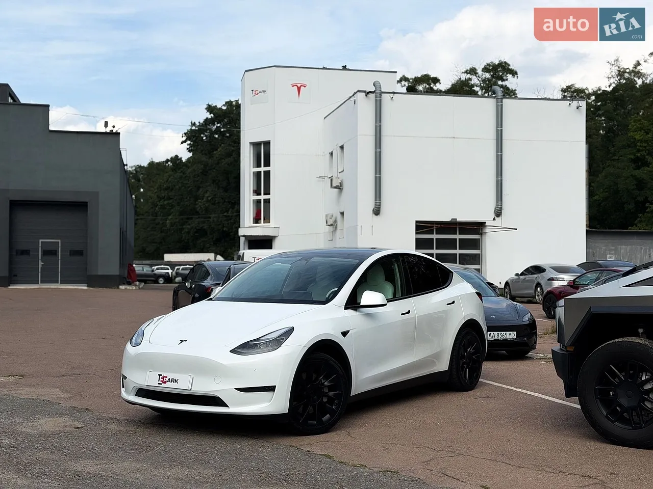 2023 Tesla Model Y - мініатюра 2