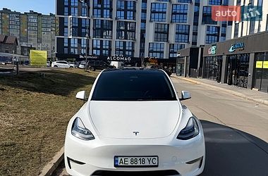 Tesla Model Y 2021