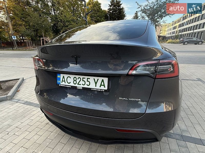 Tesla Model Y 2022