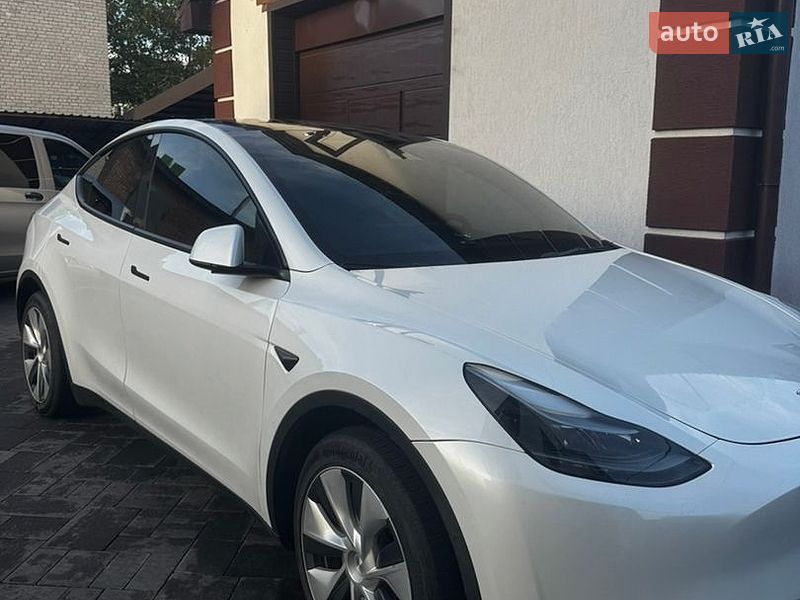 Позашляховик / Кросовер Tesla Model Y 2023 в Нововолинську