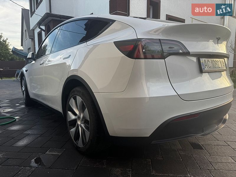 Позашляховик / Кросовер Tesla Model Y 2023 в Нововолинську