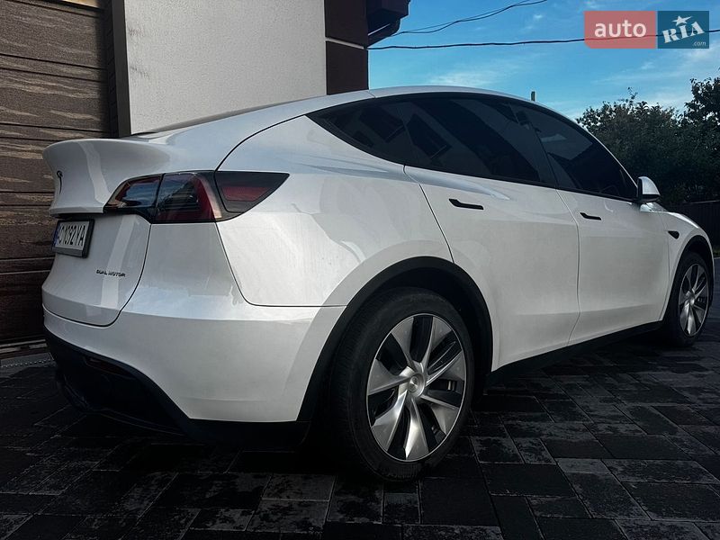Позашляховик / Кросовер Tesla Model Y 2023 в Нововолинську