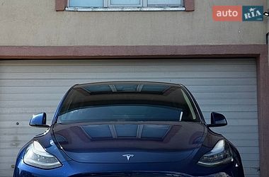 Tesla Model Y  2020