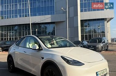 Tesla Model Y  2023
