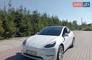Tesla Model Y  2021