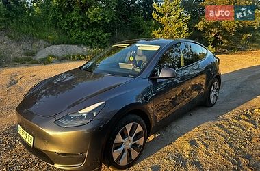 Tesla Model Y  2023